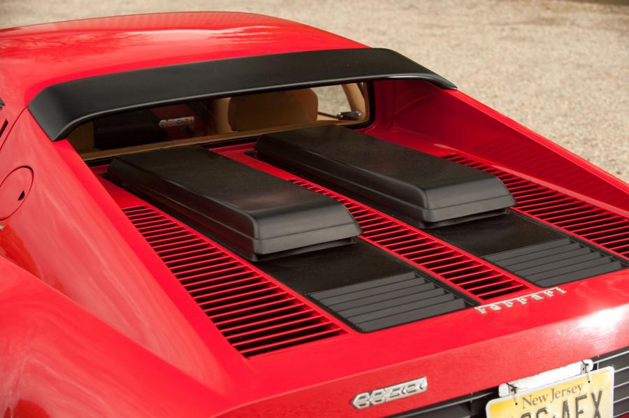  Ferrari 512 BBi 1984 года  (фото 28 из 45)